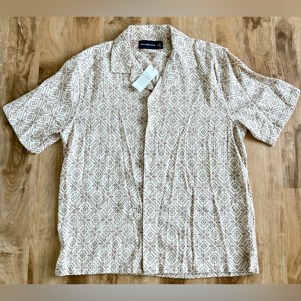NWT - Abercrombie & Fitch Camp Collar Button-down Shirt - Size S